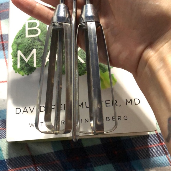 Vintage Canary Handmixer - Picture 4 of 6